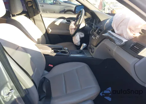 2008 Mercedes-Benz C 300 Luxury/Sport z USA, uszkodzony, nr VIN WDDGF54X68R032059